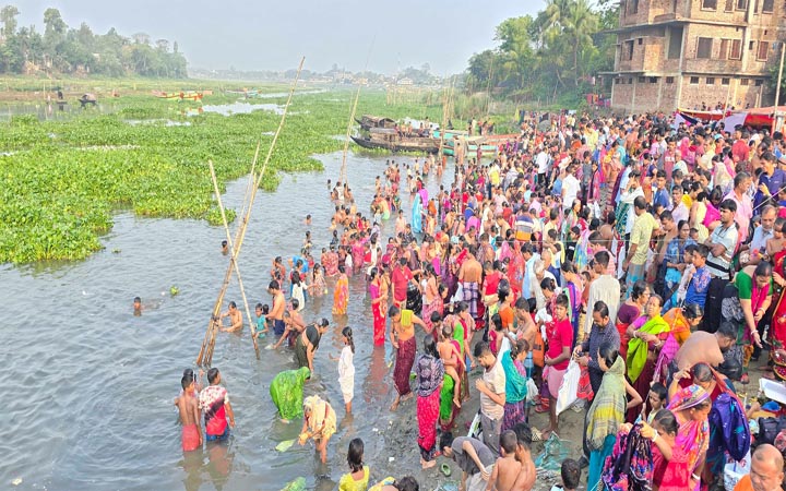 ব্রাহ্মণবাড়িয়ায় মহাষ্টমীর পুণ্যস্নানে তিতাস নদীতে শিশু নিখোঁজ